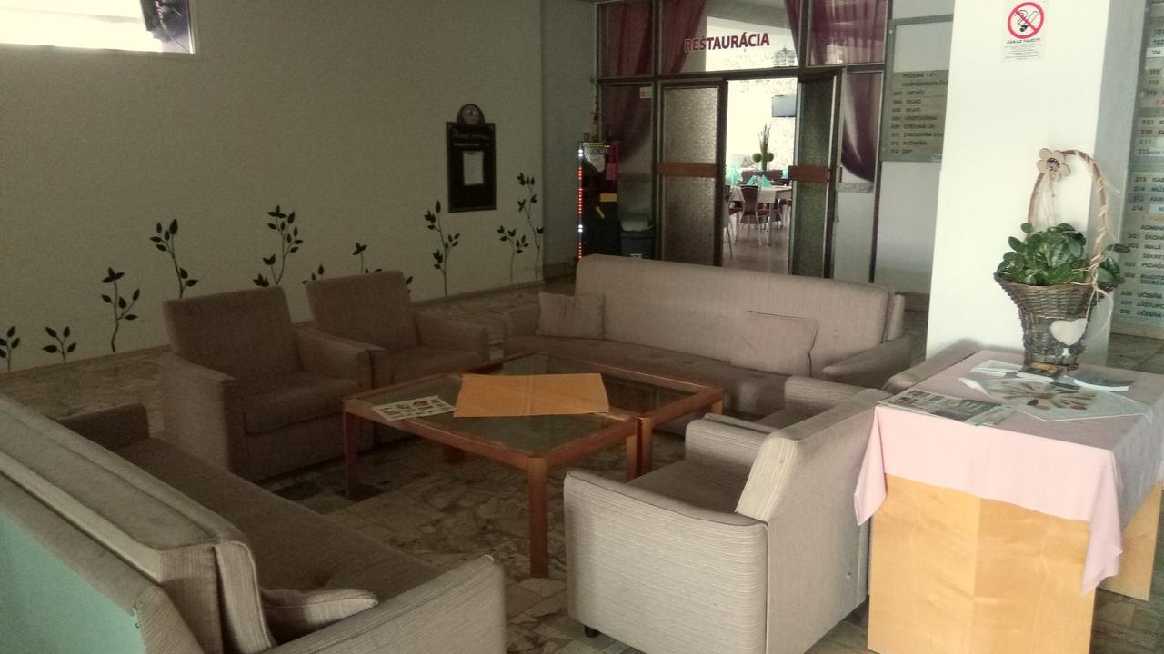 Penzion Institut 科希策 外观 照片
